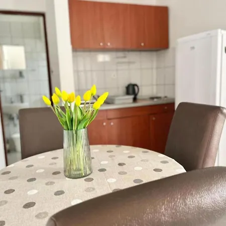 One Bedroom With Balcony 2 *