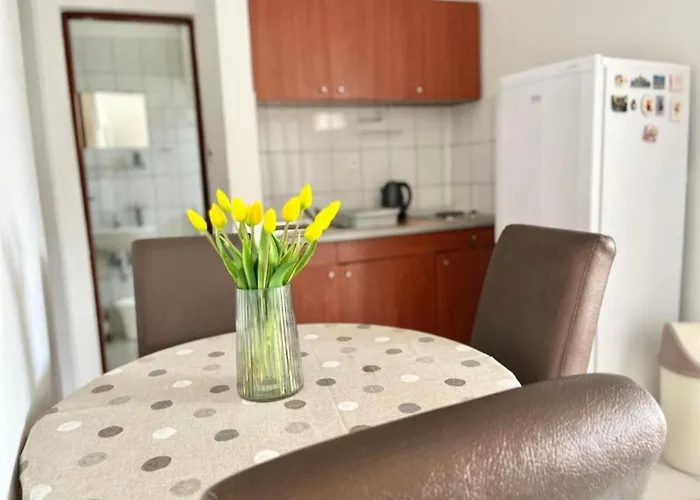 One Bedroom With Balcony 2 *